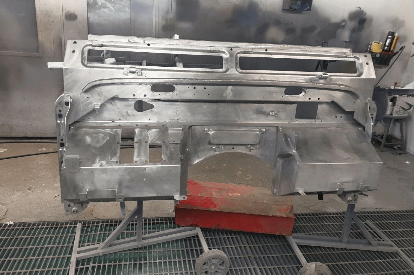 Land Rover galvanised bulkhead